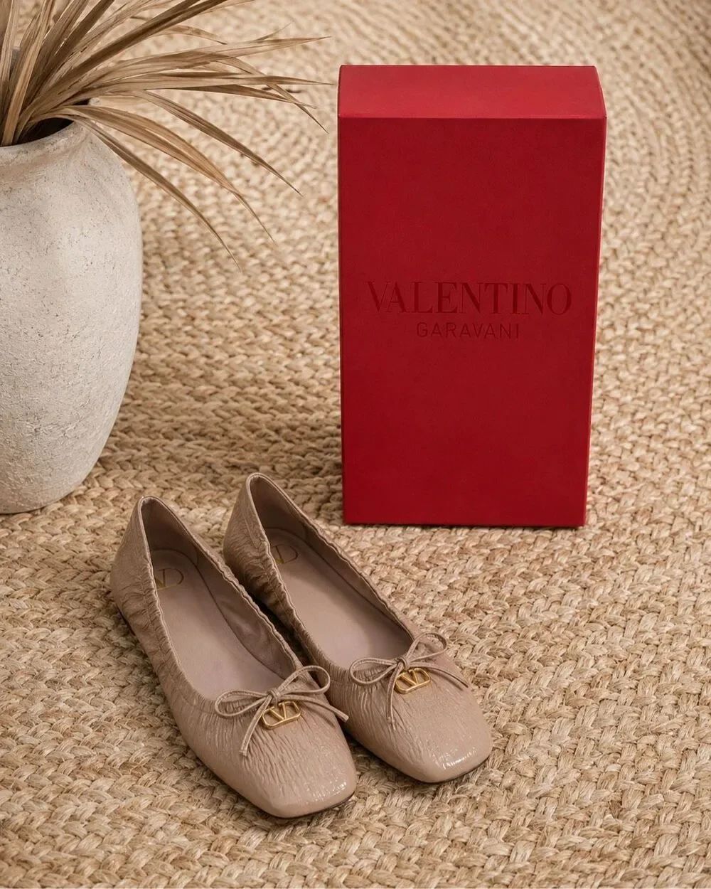 Valentino Garavani VLogo Bow Ballet Flats Nude Patent Leather luxury flats| NIB
